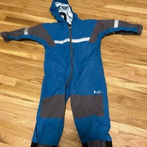 Oaki kids rain suit. Perfect for nature school or children’s adventure west.